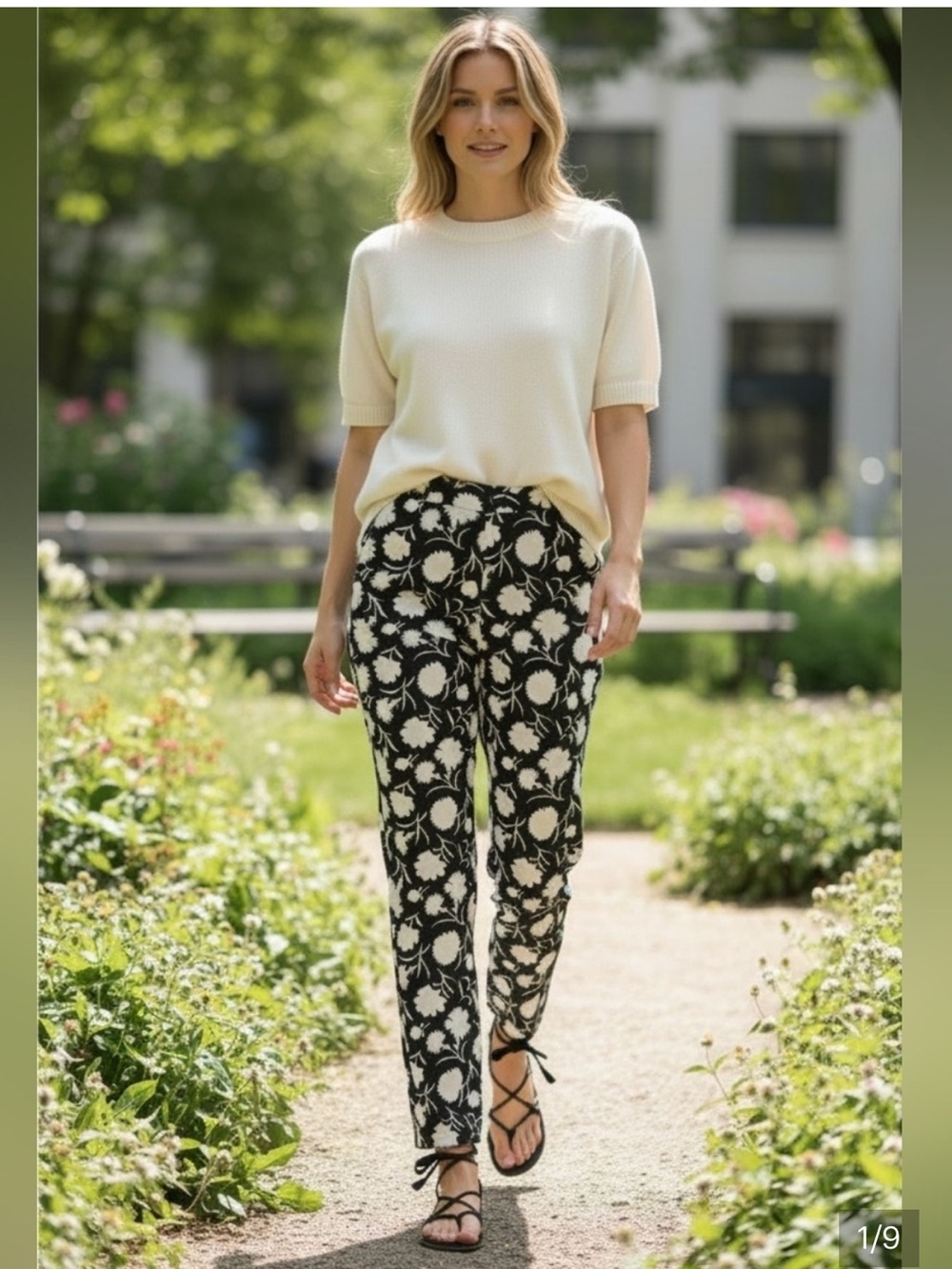 Boden Ludlow Pants Black Floral Print Elastic Waist
Pockets size 2